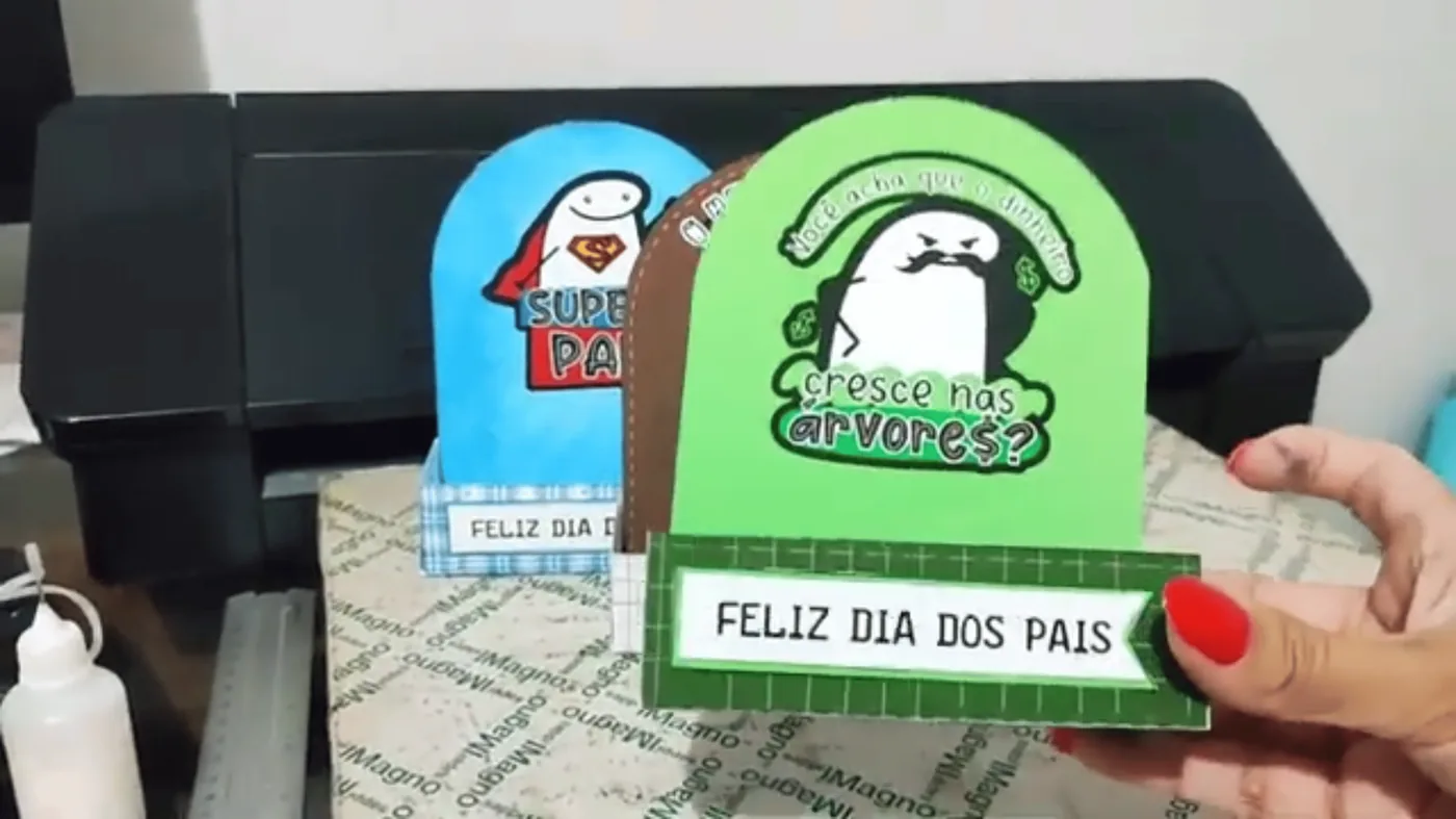 Mini caixa painel Você acha que o dinheiro cresce nas árvores